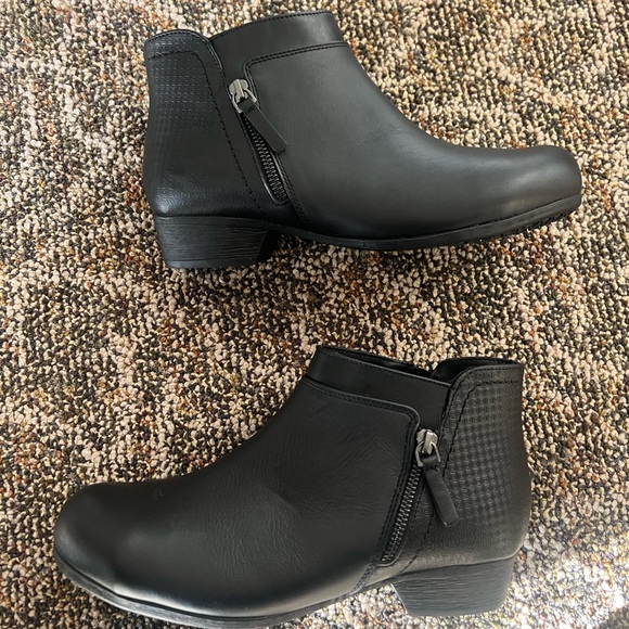 Rockport women’s booties - Picture 4 of 8